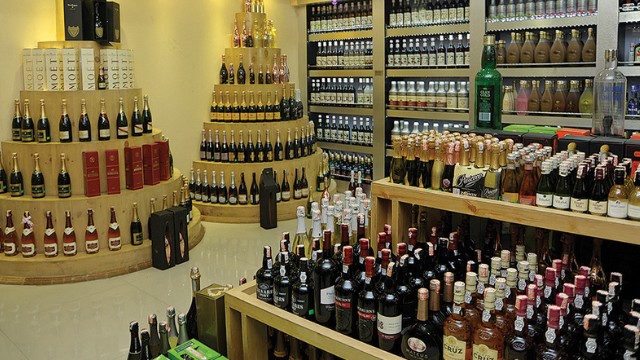 महामारीपछि पर्यटन बढेसँगै काठमाडौंको मदिरा बजार फस्टायो